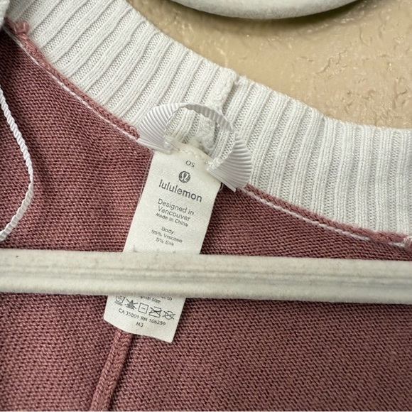 Lululemon Hatha Wrap Size OneSize 
Does have a pint stain see last picture - Picture 3 of 5